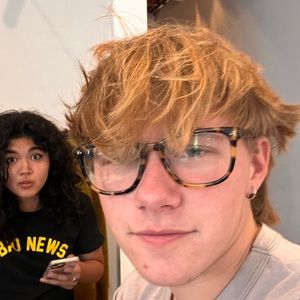 Meet your Posher, Warren